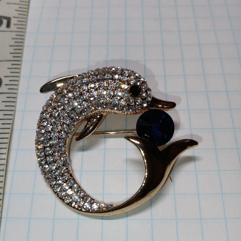 Playfull Dolphin Broach, Goldstone